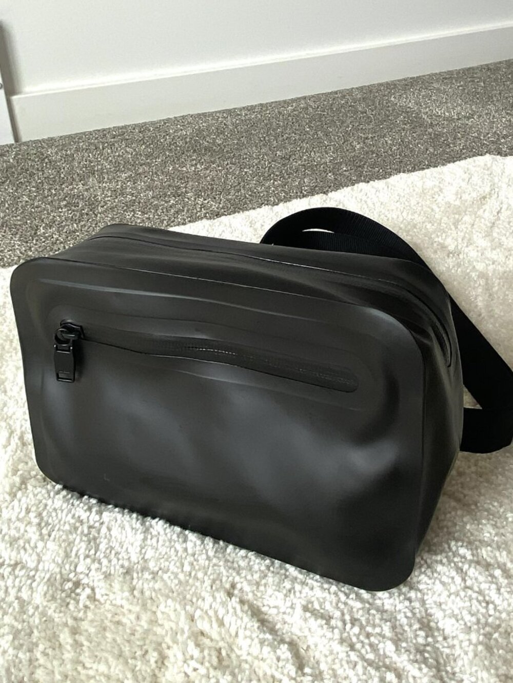 ZARA Mens Water Repellent Heat-Sealed Crossbody Bag Black Techwear Utility